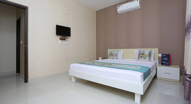OYO 10226 Hotel 7 Sandz