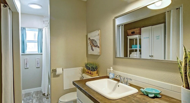 Janie Mae's 1 Bedroom Condo by Redawning