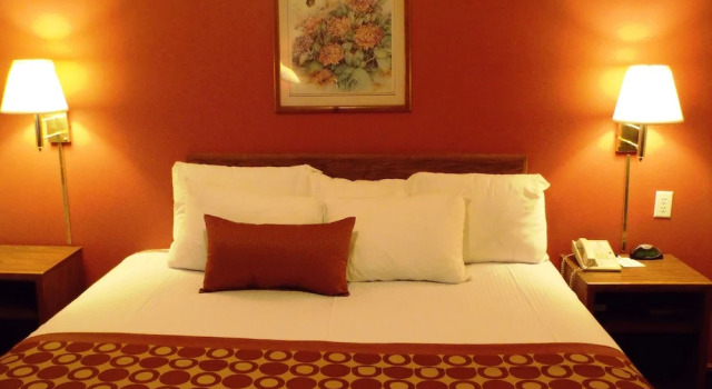 Четырёхместный люкс Americas Best Value Inn and Suites - Nevada