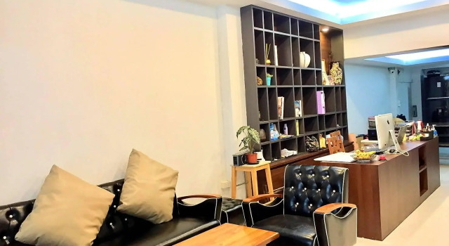 Кровать в общем номере (мужской номер) Asoke Montri Hostel