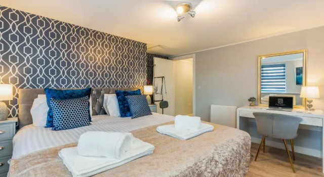 Charming Apartment In Andover Town Centre 55'' 4K Smart TV Netflix, Varaa Huoneisto Asunnot kohteessa Merseyside, Huoneisto