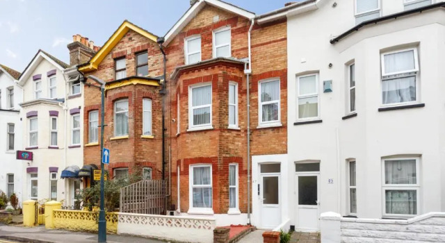 Charming, Well-Equipped Apt - 5 Minutes From Beach