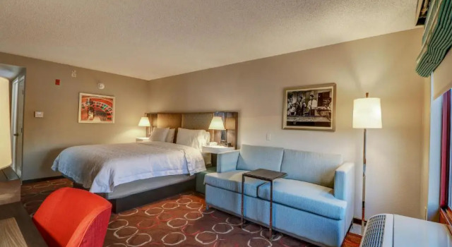 Двухместный Accessible  номер NONSMOKING Hampton Inn Tropicana