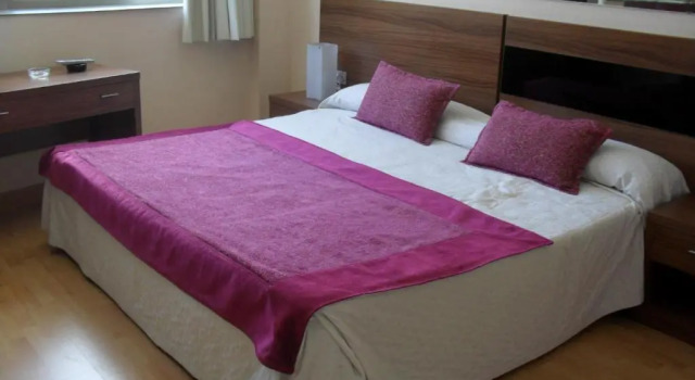Hotel el Cruce, Rezervați Hotel Moraleda de Zafayona 
