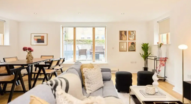 The Gwendolen Place - Contemporary 2BDR Flat w/ Terrace + Balcony
