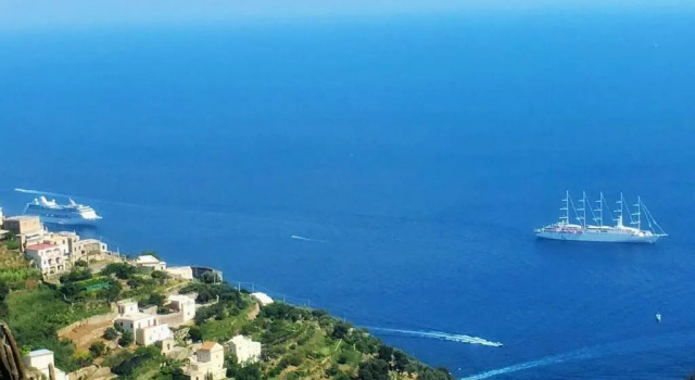 Апартаменты Casa Ambrosia in Amalfi with sea view, wifi and AC