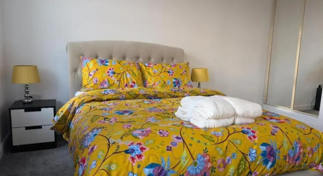 Rugby - Apartment - Sleeps 4 - Parking