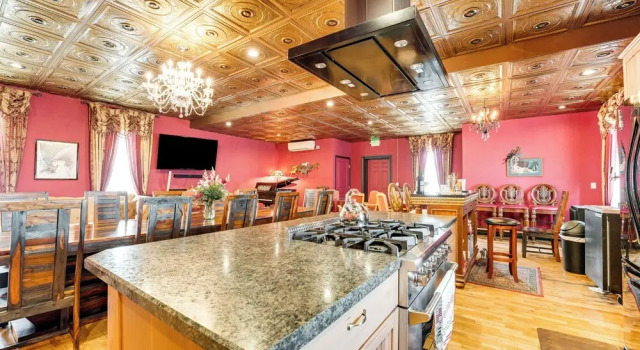 Апартаменты Saloon-style Prosser Loft in WA Wine Country!