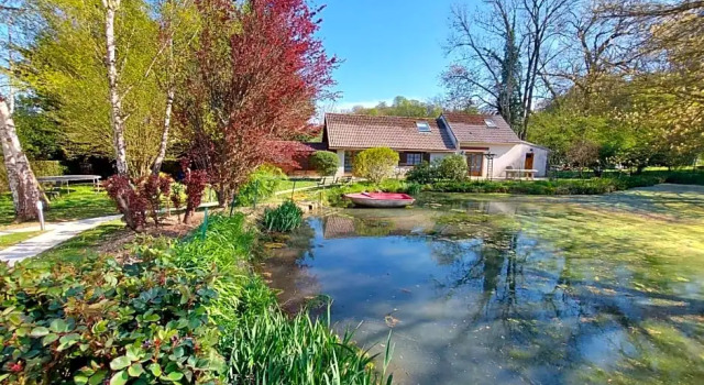 La petite campagne, Book Hotel  