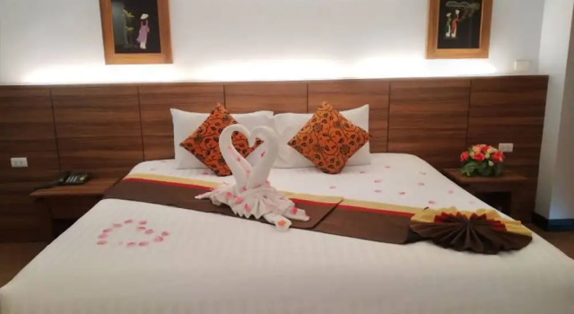 Двухместный номер Deluxe с балконом и с видом на город Saisawan Beach Luxury Hotel