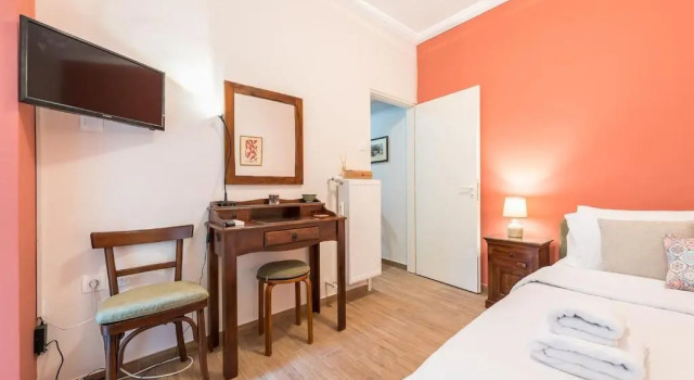 Cozy studio 5mins walk from Acropolis museum, Забронировать Отель Неос-Космос Афины, рядом с Холм Филопаппос