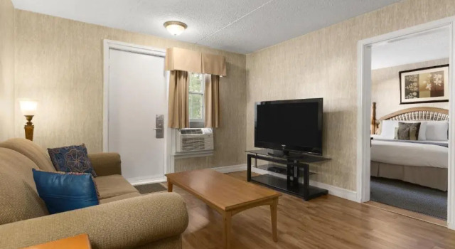 Двухместный люкс c 1 комнатой Days Inn by Wyndham Bridgewater Conference Center