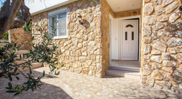 Errik Luxury House