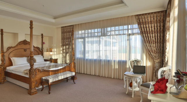 Люкс Bon Hotel City & Resort