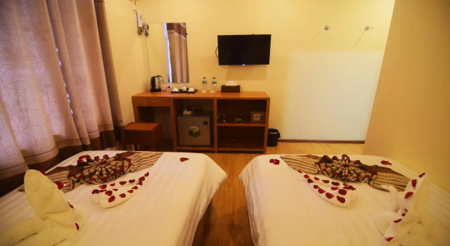 Hotel Royal Rose, Rezervați Hotel Mandalay Myanmar, aproape de Mandalay Palace