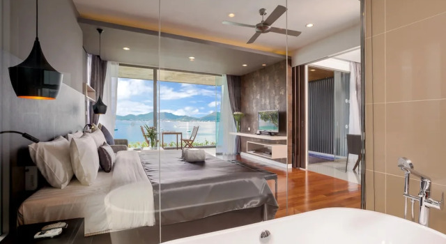 Люкс с балконом и с видом на море X10 Seaview Suites at Panwa Beach