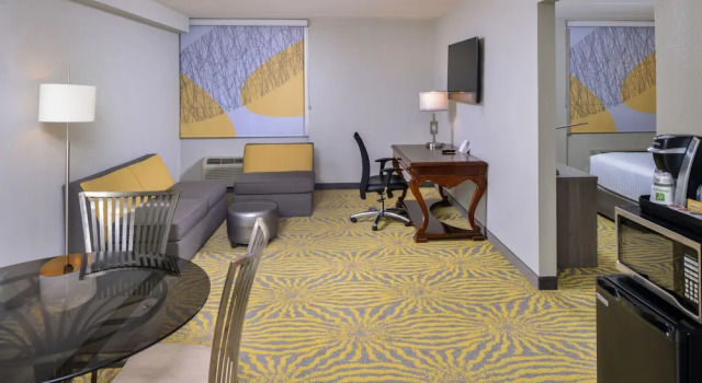 Люкс c 1 комнатой Holiday Inn Dallas-Richardson by IHG