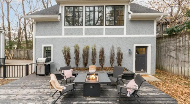 Апартаменты Tudor Style Carriage House