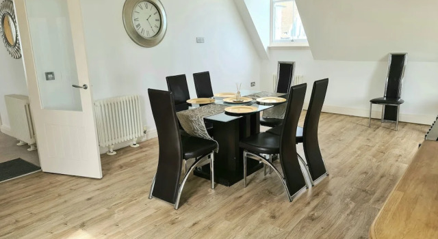 Harbour High - Luxury Beach Penthouse - Sleeps 6, Book Hotel Ramsgate Kent