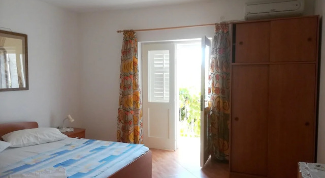 Apartment With 2 Bedrooms in Baška Voda, With Enclosed Garden and Wifi