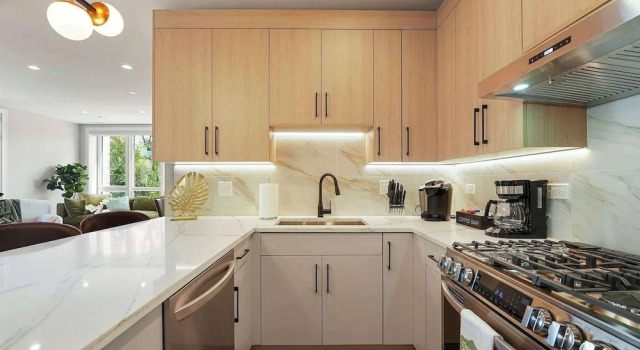 Апартаменты Modern 2br2ba Condo Free Parking and Balcony