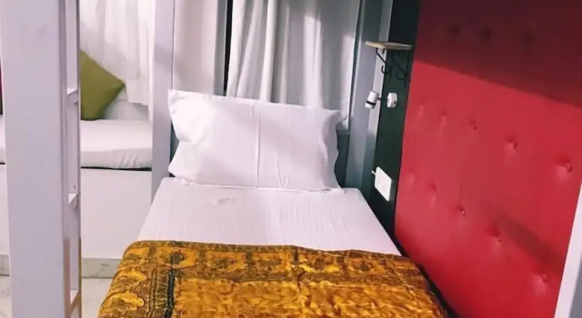 Кровать в общем номере Hide-In Udaipur - A Lake View Boutique hotel