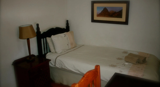 Amper Bo Guest House, Buchen Sie Bed & Breakfast Hotels in Tshwane mit Parkplatz, Parkplätze