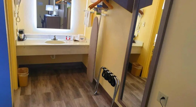 Четырёхместный номер Standard Days Inn by Wyndham Cleveland TN