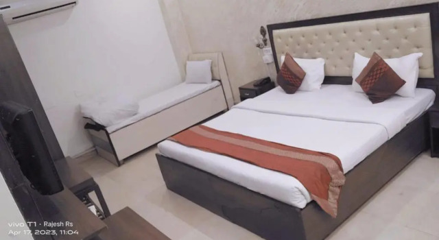 Трёхместный номер Standard Hotel Diamond Inn