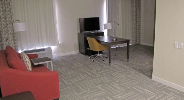 Четырёхместный люкс Hampton Inn McPherson