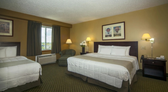 Номер Executive Meadowlands Plaza Hotel