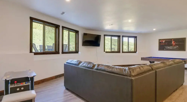 Luxe Ski Escape! Breck Home w/ Hot Tub & Game Room, Buchen Sie Ferienhaus Blue River 