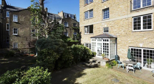 Veeve  3 Bed Flat With Parking Walford Road Stoke Newington