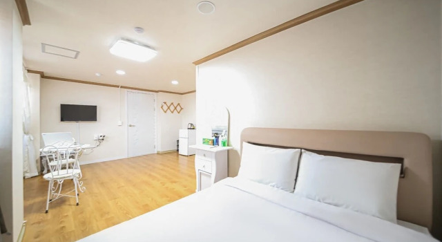 Sokcho Sun and Star, Boek Hotel Hotels in Gangwon-Do met parkeren, Parkeren
