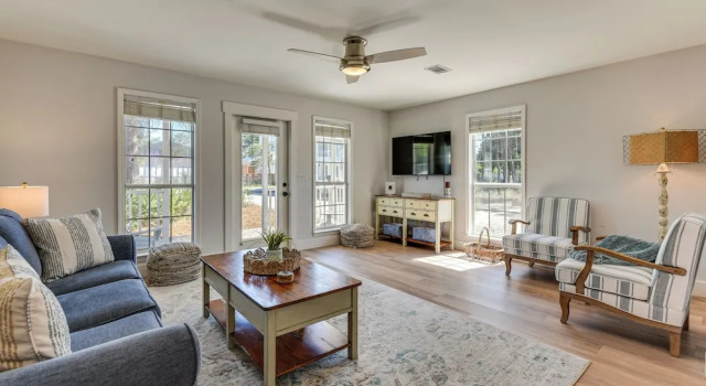 Walk to Ocean & Eats: Santa Rosa Beach Cottage, Book Feriehus Villaer i Florida, Villa