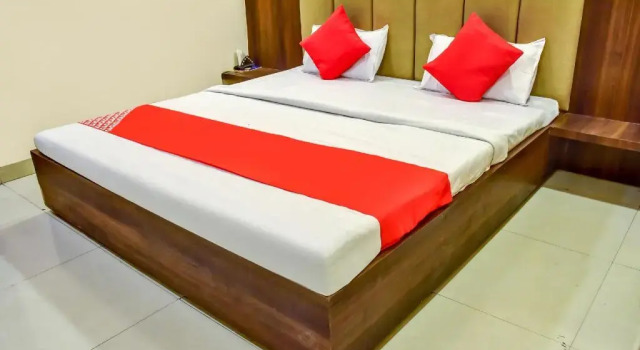 Hotel Platinum by OYO Rooms
