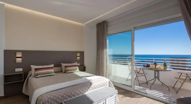 Апартаменты Superior Alicante Skylights Apartments