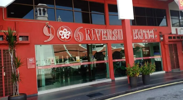 906 Riverside Hotel