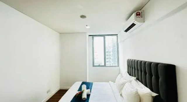 Люкс Summer Suites KLCC Apartments by Soulasia