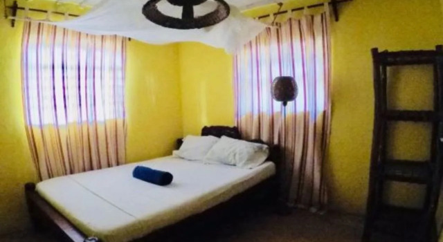 Nyamkwi White Sands