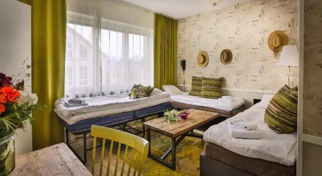 Четырёхместный номер Premium Corner Hotel