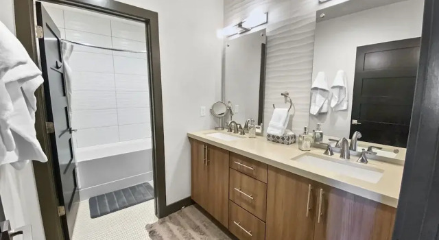 4202 Modern Vibe At Fairway Springs 3 Bedroom Home, Забронировать Дом для отпуска Коттеджи Парк-Сити, рядом с Полет над каньонами, Коттедж
