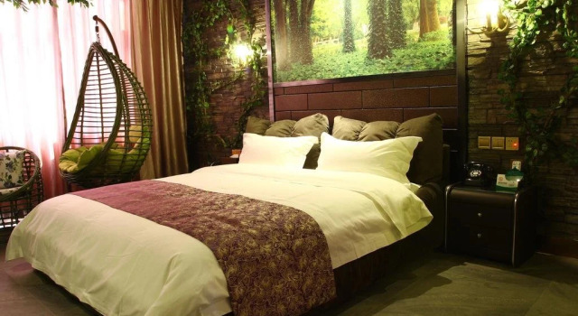 City Garden Renqiu Meishicheng Store, Book Hotel Renqiu Hebei
