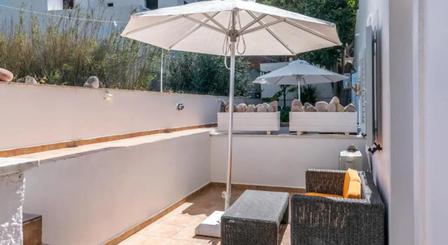 Adamas Comfy Homes I, Prenota Hotel Hotel a Milo con parcheggio, Parcheggio