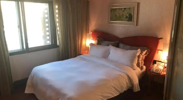 Номер Deluxe The Moon Hotel