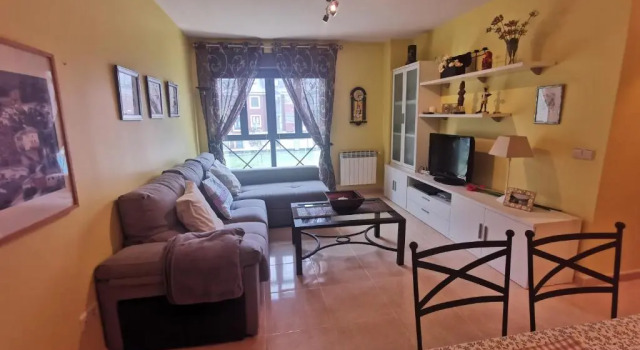 Апартаменты Apartamento de 3 dormitorios con piscina - Riaza Vacacional