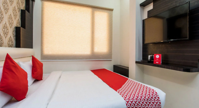 OYO 12128 Hotel Sajan Palace, Забронировать Отель Отели штата Махараштры 3 звезды, 3*