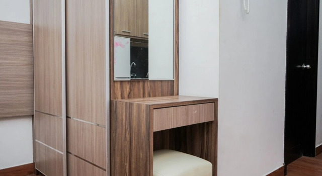 Comfort And High Floor Studio Room At Casa De Parco Apartment, Book Apartment Hotels in South Tangerang with a Pool, Swimming Pool
