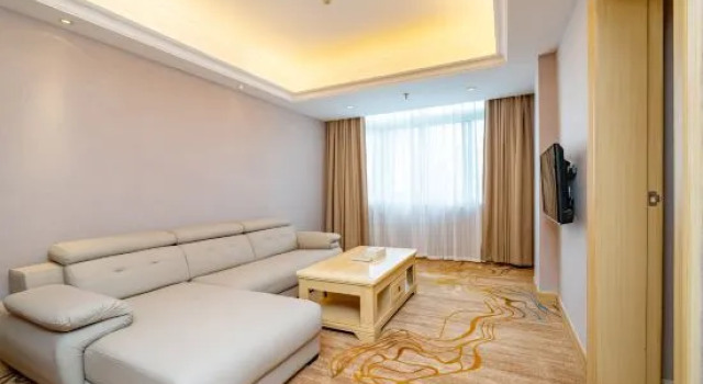 Люкс Deluxe Vienna Hotel Shenzhen Futian Bagua Road