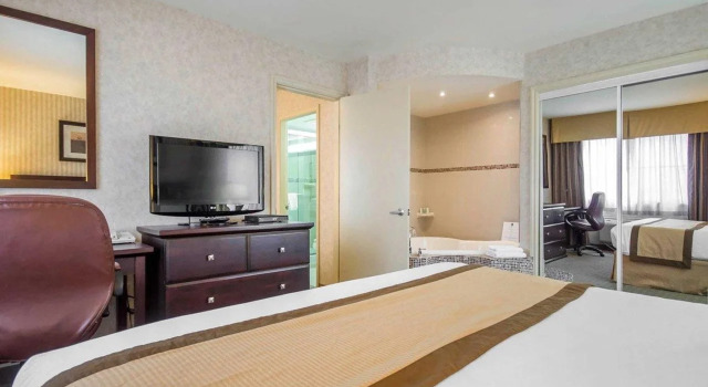 Quality Hotel & Suites Langley